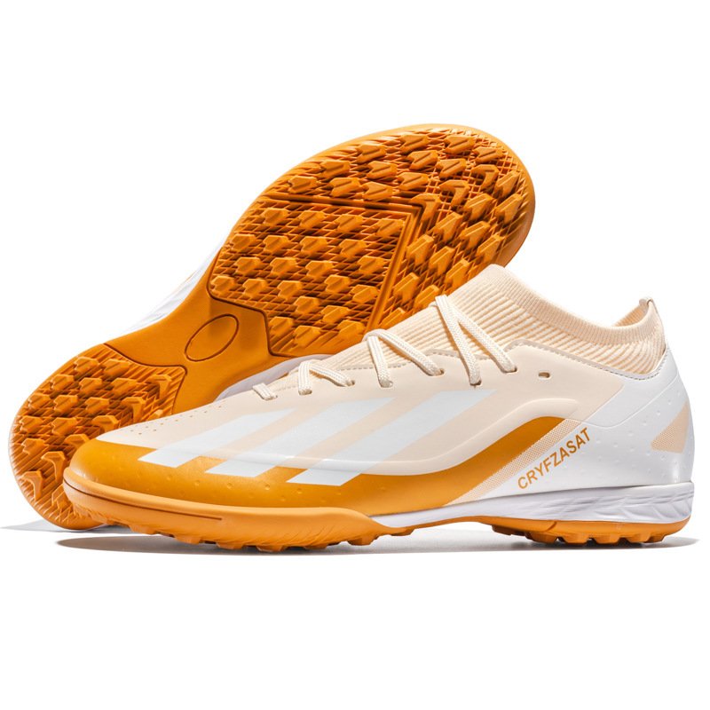 Wholesale of football shoes low-priced football boots