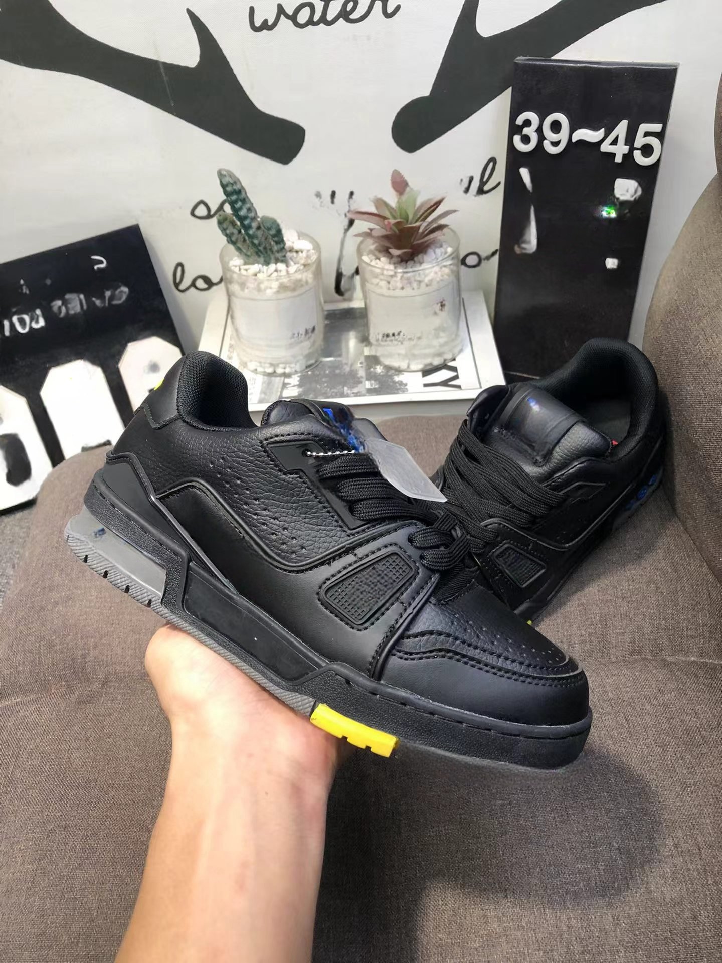 Top quality luxury brand fashion design casual sneakers for men and women Sports skateboard shoes lace-up walking shoes