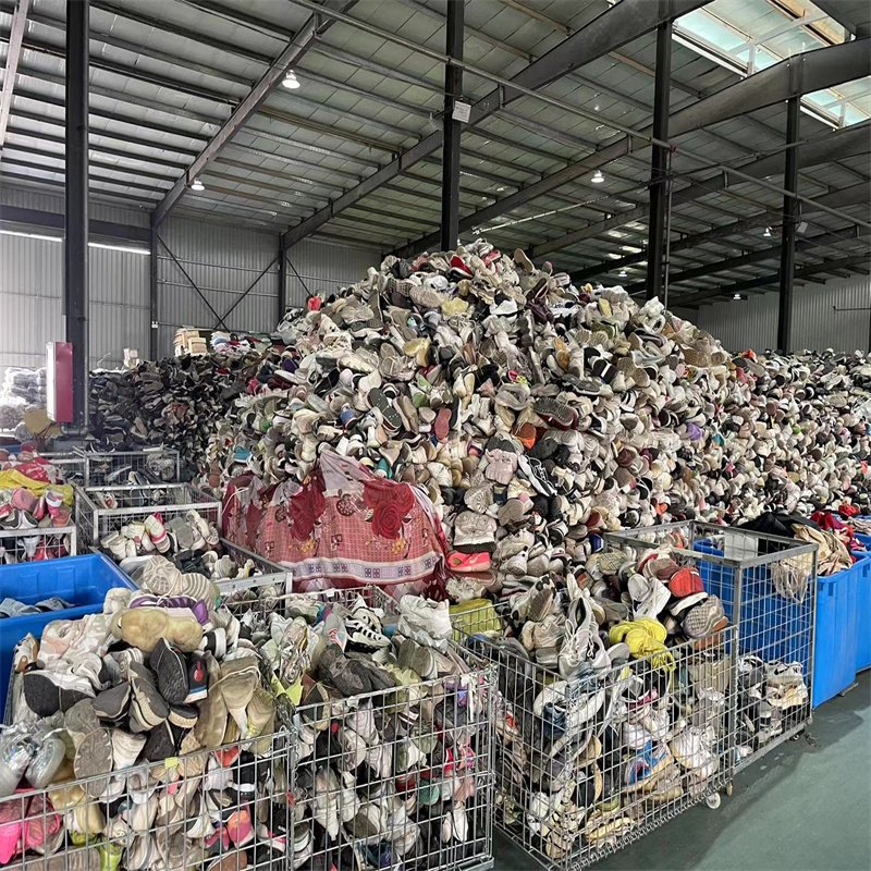 Factory Wholesale Brand Men Used Soccer Shoes Adult Men Football Shoes Used In Wholesale Second Soccer Shoes