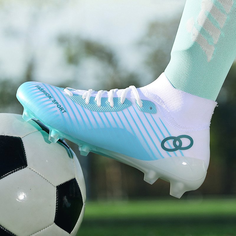 LOOKS Brand New Black Soccer Shoes for Winter Spring Autumn Seasons-for Summer Football & Soccer Players