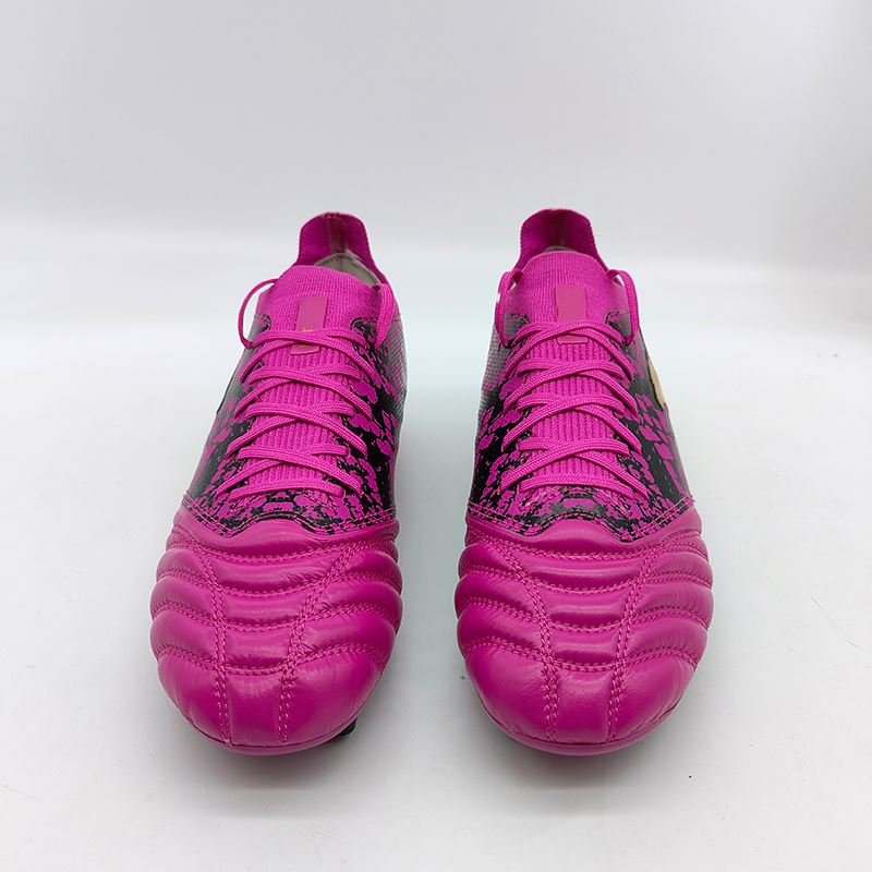 Factory New Design Plush Lining Soccer Cleats Retro Style Sports Training Walking Shoes Wholesale for Summer and Autumn Use