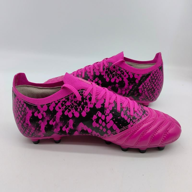 Factory New Design Plush Lining Soccer Cleats Retro Style Sports Training Walking Shoes Wholesale for Summer and Autumn Use