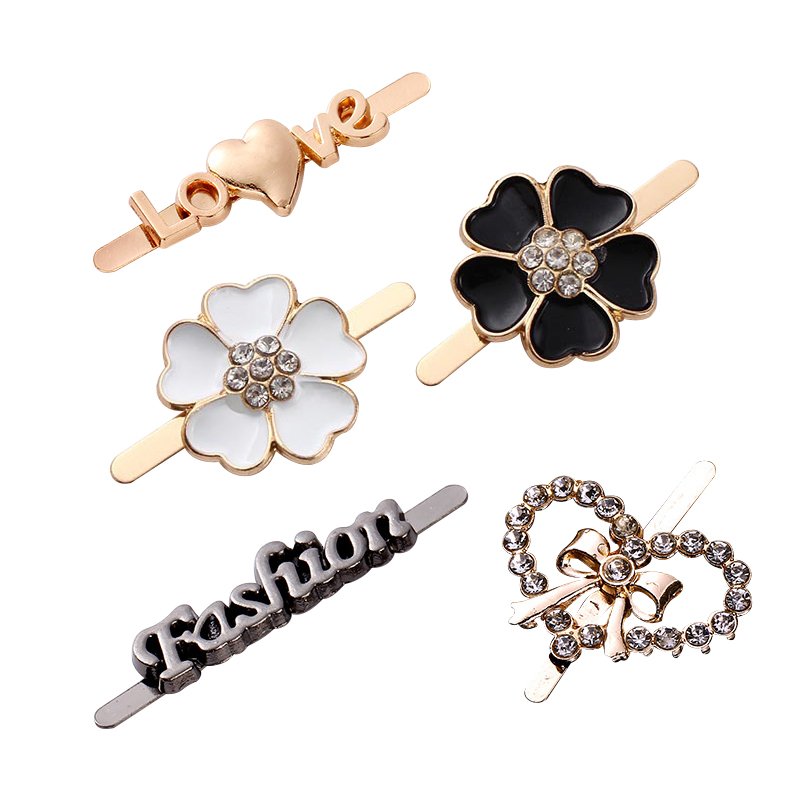 customize metal zinc alloy diy charm shoe football soccer shoes charms horseshoe enamel bow flower hole charm in the middle