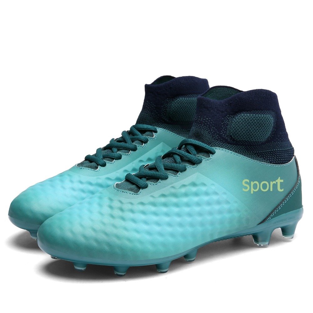 Latest Design Lightweight Boots Fashionable Sneakers Casual Sport Soccer Shoes EVA PU Rubber Cr7 Football Shoes Mesh Refundeable