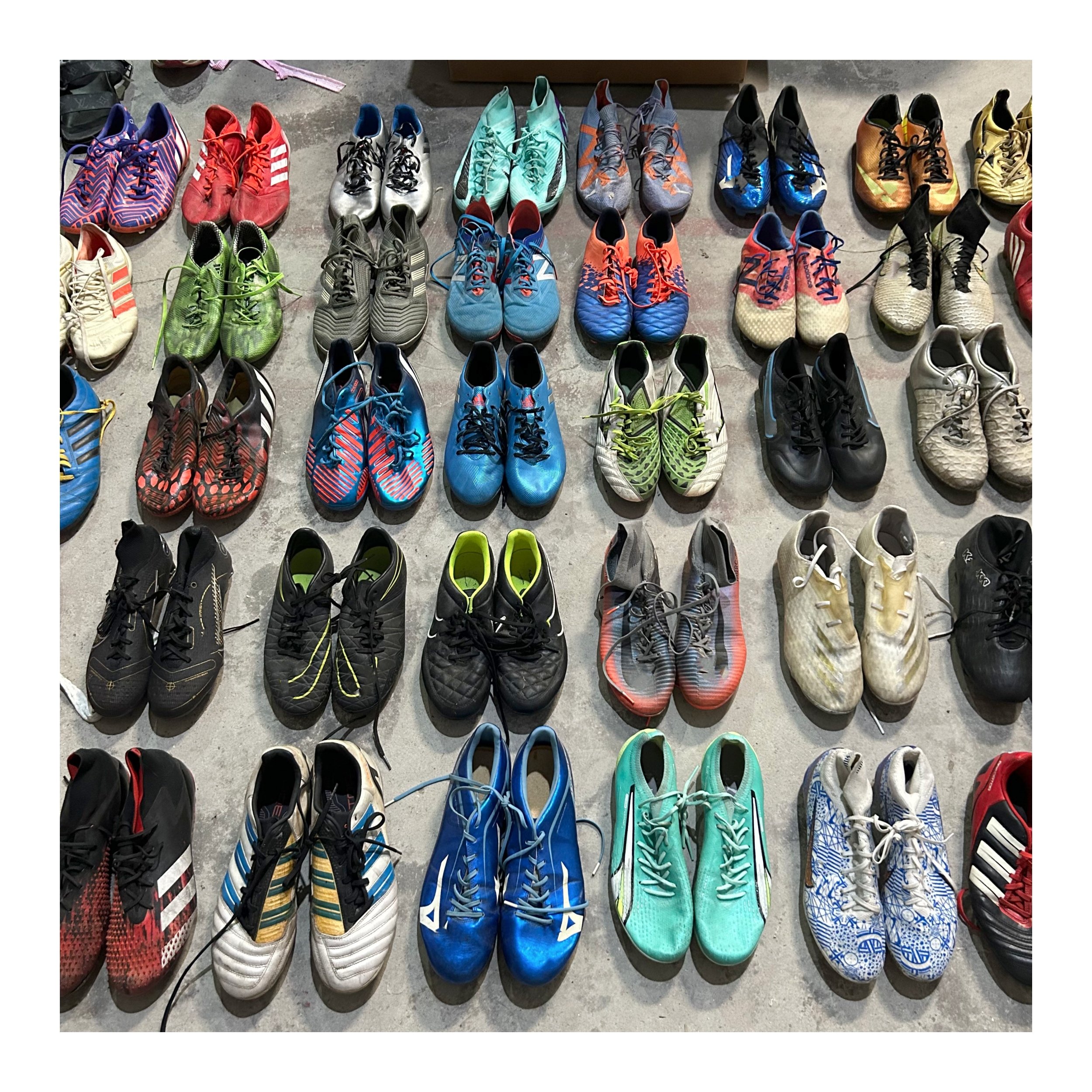 S25 used soccer shoes wholesale second hand brand soccer boots international brand football sports shoe bales for men