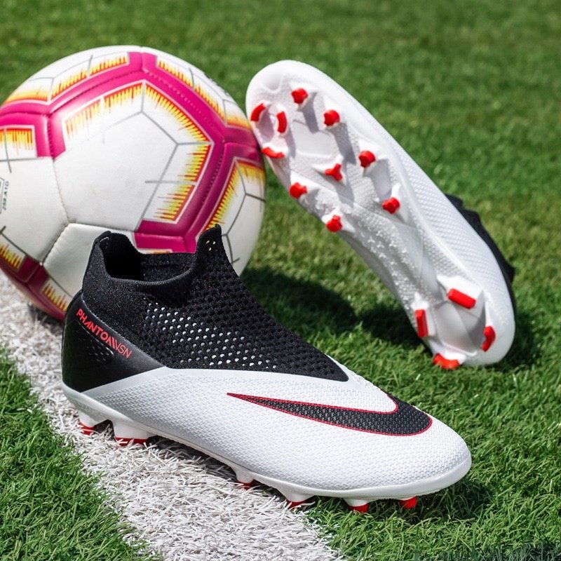 Wholesale football training shoes from factories, lightweight and breathable, anti slip and odor resistant, customizable