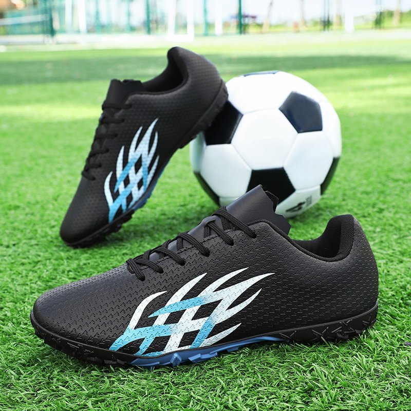 New Arrivals Fashion Soccer Boots 31-45 Low Top Outdoor Competition Wear-Resistant Football Sneakers