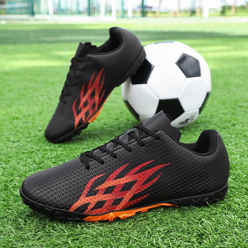 New Arrivals Fashion Soccer Boots 31-45 Low Top Outdoor Competition Wear-Resistant Football Sneakers