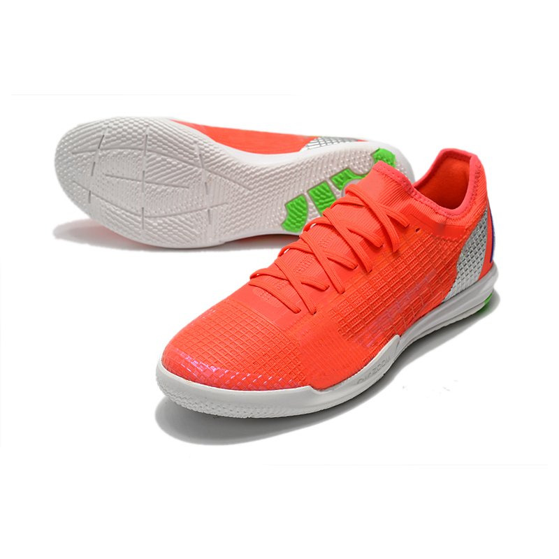Hot selling OEM football boots IC men's soccer shoes high quality Futsal football shoes training shoes