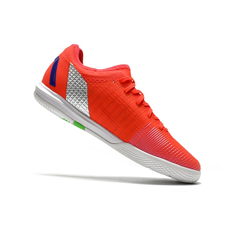 Hot selling OEM football boots IC men's soccer shoes high quality Futsal football shoes training shoes