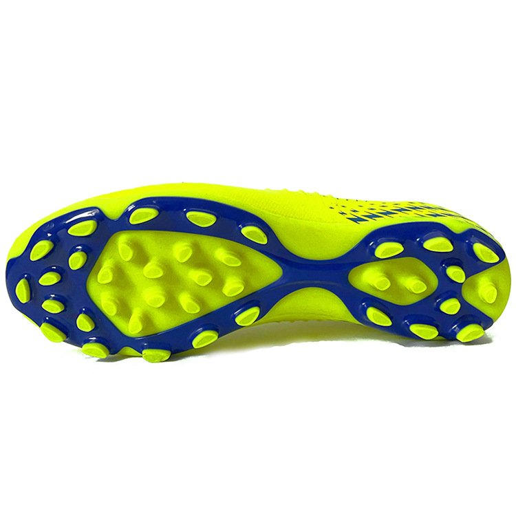Seamless cut new low top football shoes match special long spikes TF spikes training shoes football men's models