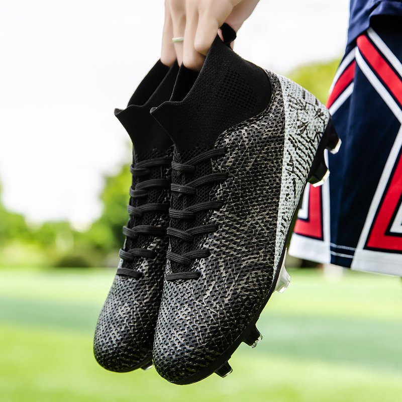 Hot Sale Men's Summer Soccer Cleats Genuine Leather Lining Football Shoes PU Rubber Insole Futsal Shoes Cheaper Price