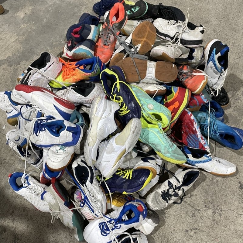 Wholesale used badminton shoes Chinese brands and second hand international brands bales