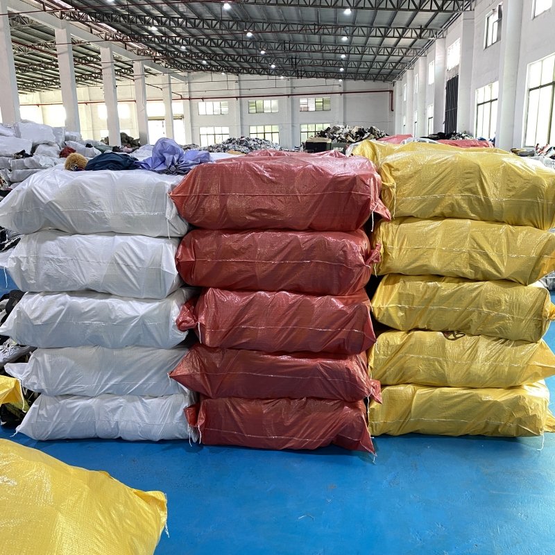 Wholesale used badminton shoes Chinese brands and second hand international brands bales