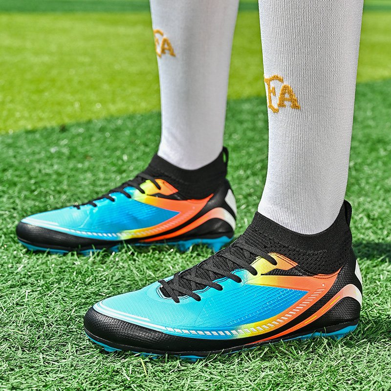 High Quality FG Men Outdoor Training Soccer Shoes Wholesale Men Waterproof CR7 Football Boots