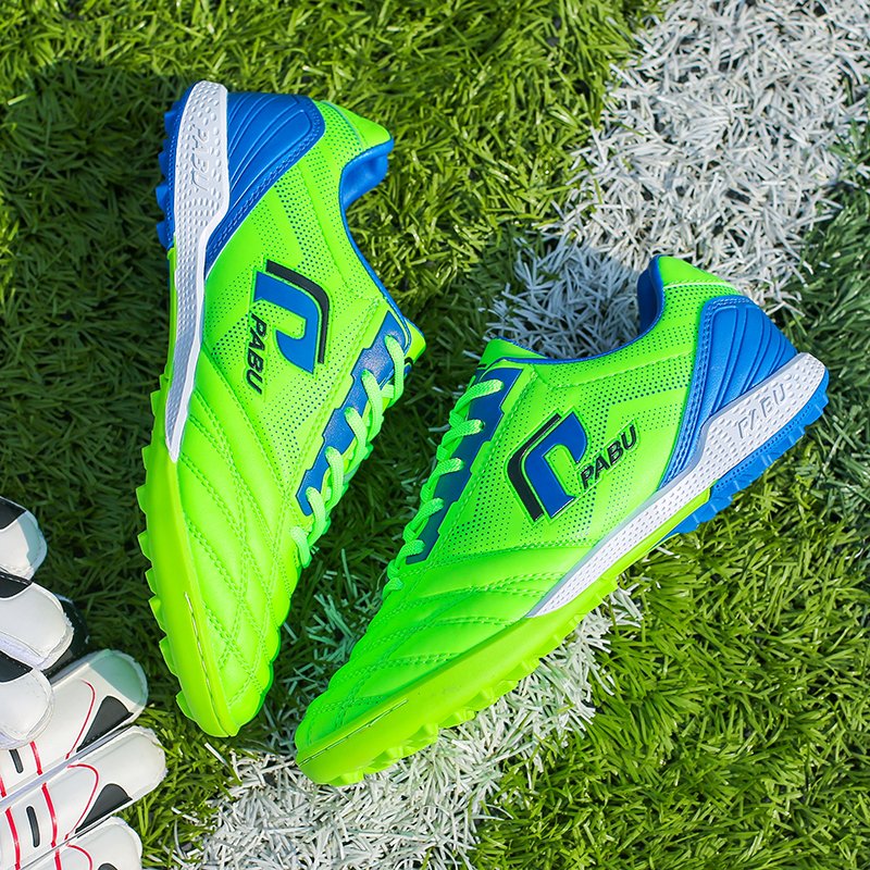 Chinese manufacturer Soccer Shoes produces men's multi-directional foot protection football shoes for Kids