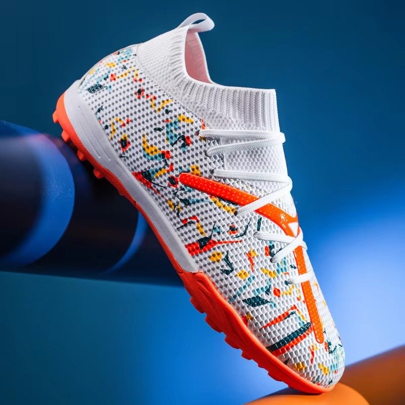 Wholesale Customized Men Football Shoes Popular Design Outdoor Soccer Shoes Sport Football