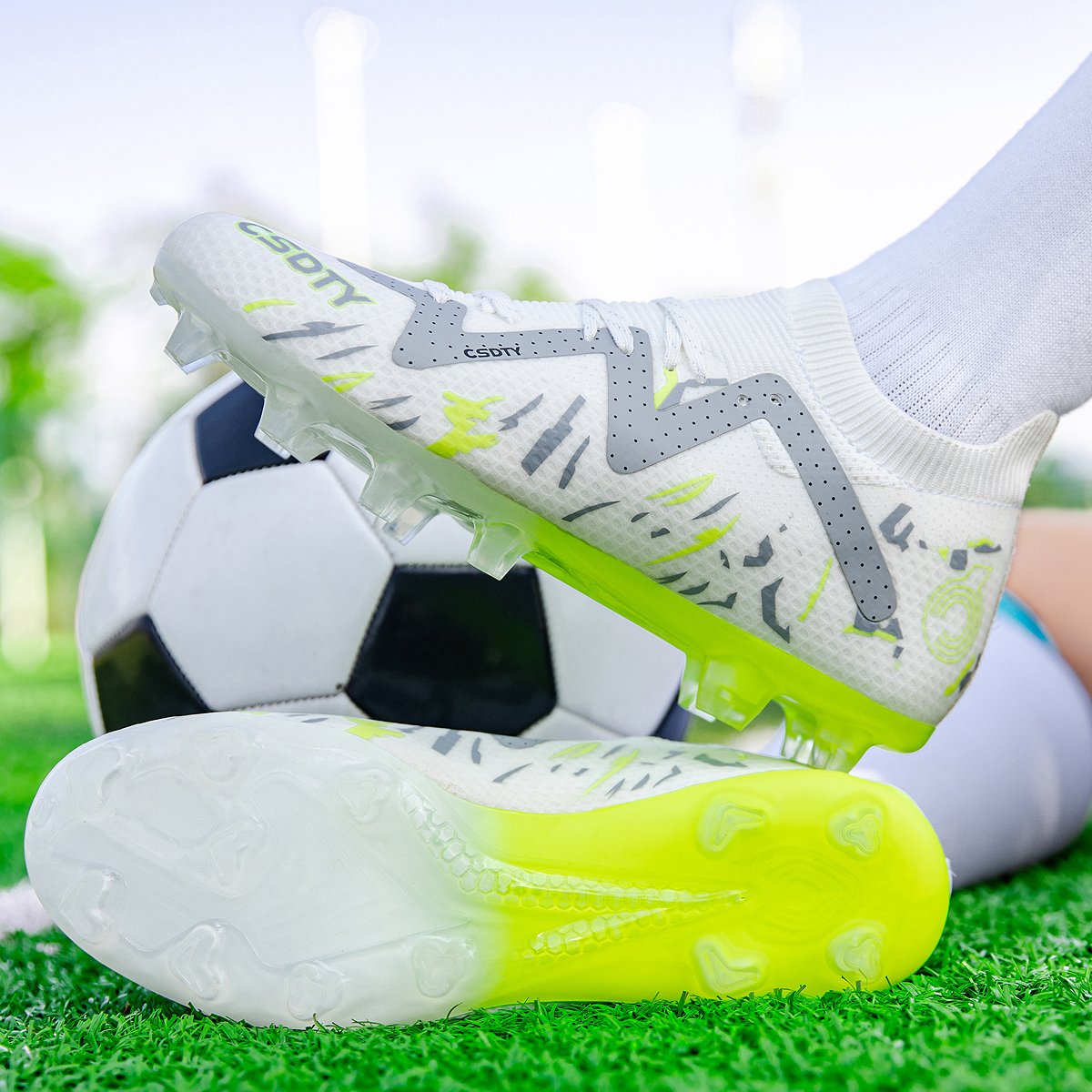 Stock shopping cheap football boots most popular design breathable non slip shoes professional shoes men's football boots
