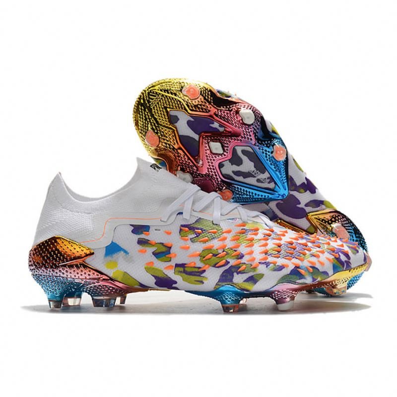 Best Selling Full Knitted Waterproof Studded Soccer Shoes Low FG Football Boots for Summer Size 39-45 for Winter Autumn Sports