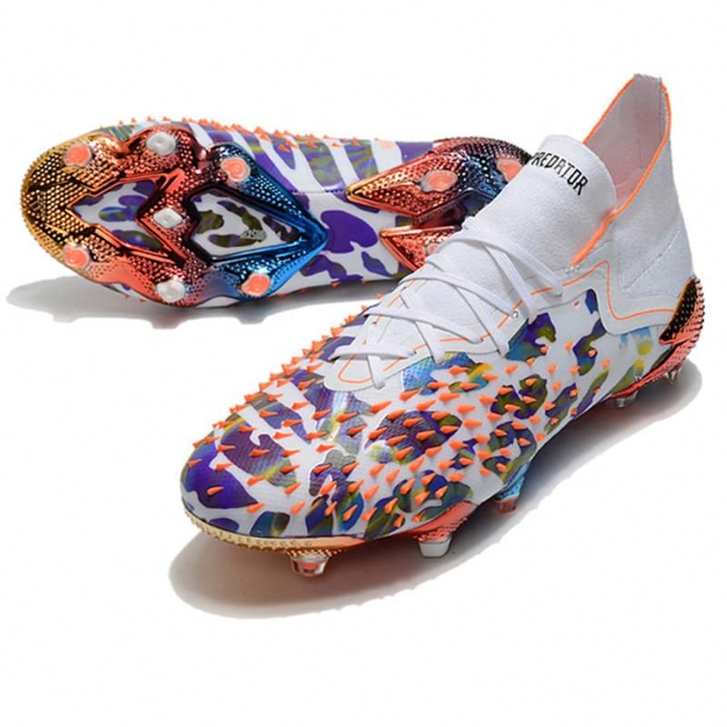Best Selling Full Knitted Waterproof Studded Soccer Shoes Low FG Football Boots for Summer Size 39-45 for Winter Autumn Sports