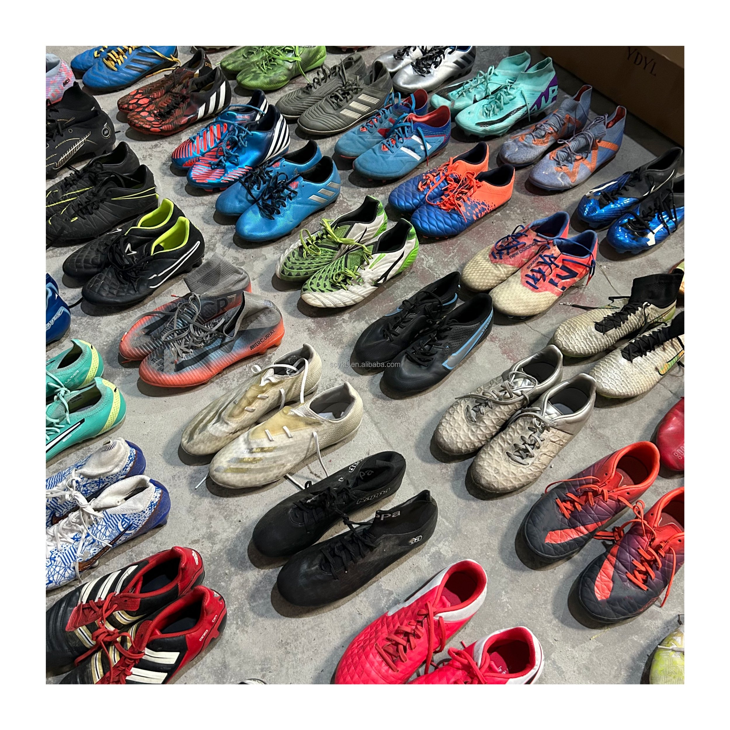 S25 used soccer shoes wholesale second hand brand soccer boots international brand football sports shoe in bales for men