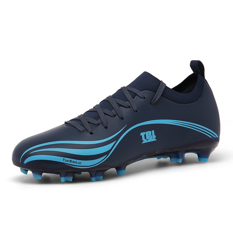 New long spike football shoes fashion men's football shoes soft and comfortable training football shoes