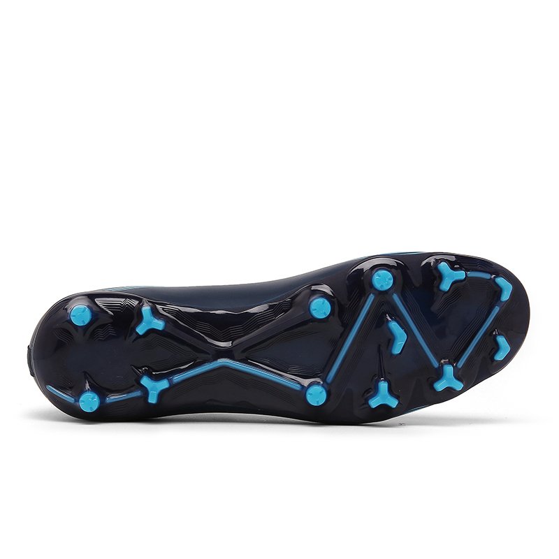 New long spike football shoes fashion men's football shoes soft and comfortable training football shoes