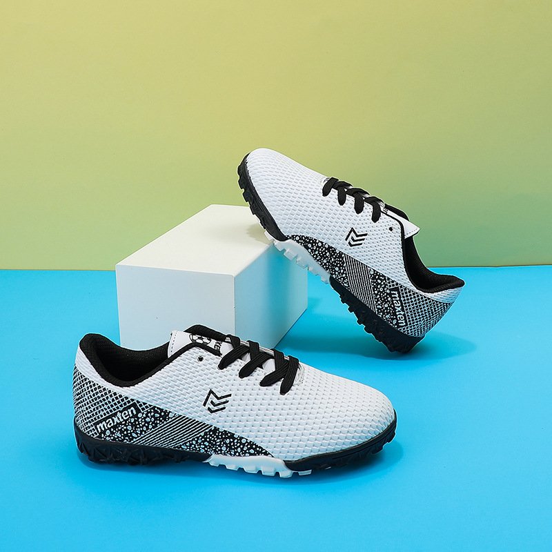 High-quality outdoor running wear-resistant Football Training Shoes Soccer Cleats For Kids