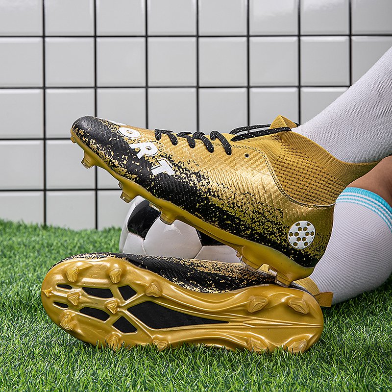 The Newest Style Lightweight High Quality Sports Fashion Sneakers, Perfect for Men's Professional Soccer