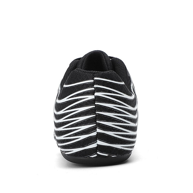 New Outdoor Sports Shoes Anti Slip Running Shoes Soccer Shoes