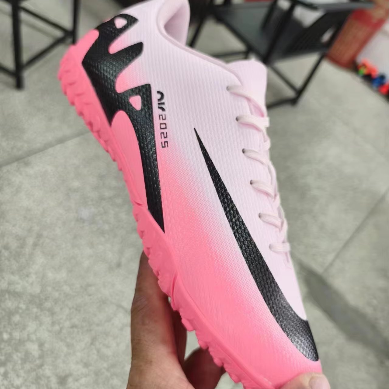 Latest football shoes original soccer boots non-slip training custom soccer shoes men