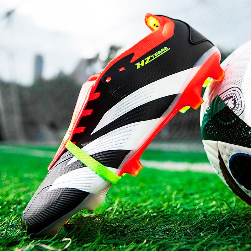 Factory Direct Supplied Inside And Outside Hot Sale Newest Soccer Cleats Football Boots Shoes Men's Football sneaker
