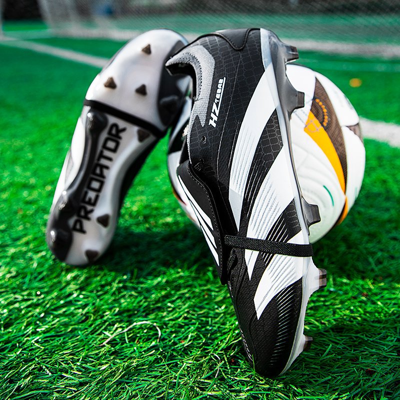 Factory Direct Supplied Inside And Outside Hot Sale Newest Soccer Cleats Football Boots Shoes Men's Football sneaker