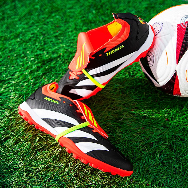 Factory Direct Supplied Inside And Outside Hot Sale Newest Soccer Cleats Football Boots Shoes Men's Football sneaker