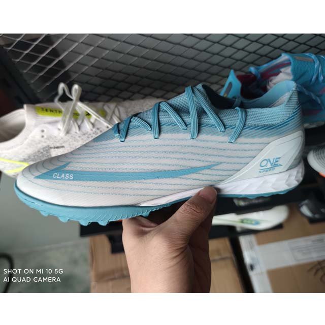 Men's Fashion ComfortableTurf Soccer Shoes Athletic football shoes cleats Futsal Cleats
