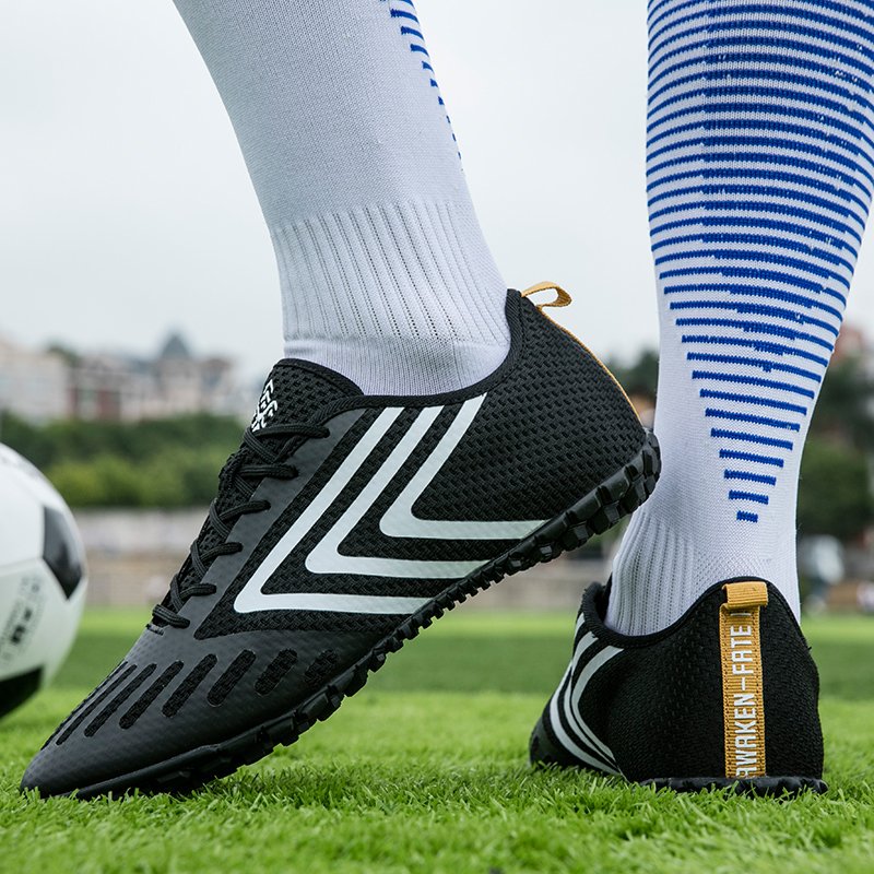 Wholesale Custom factory Quality sports football shoes for sale custom logo outdoor grass training football shoes at low prices