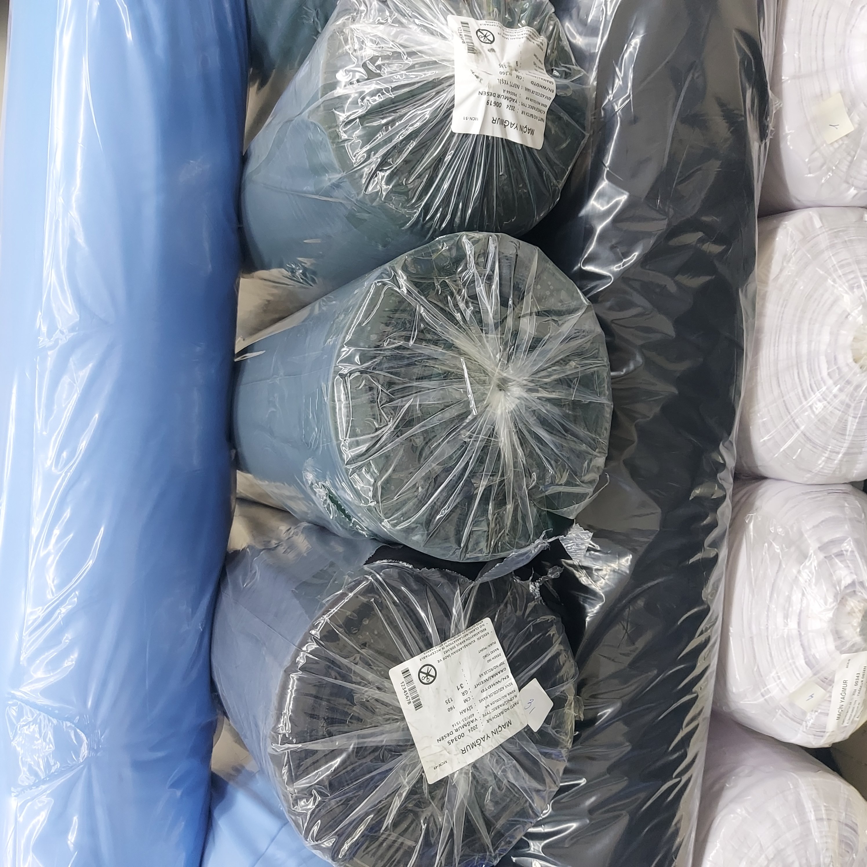 Stretched Fabric Polyester %100 Yellow Colors BirdEye Quick Drying Clothing Sports Wear Eyelet Knitted Soccer Uniform Quality