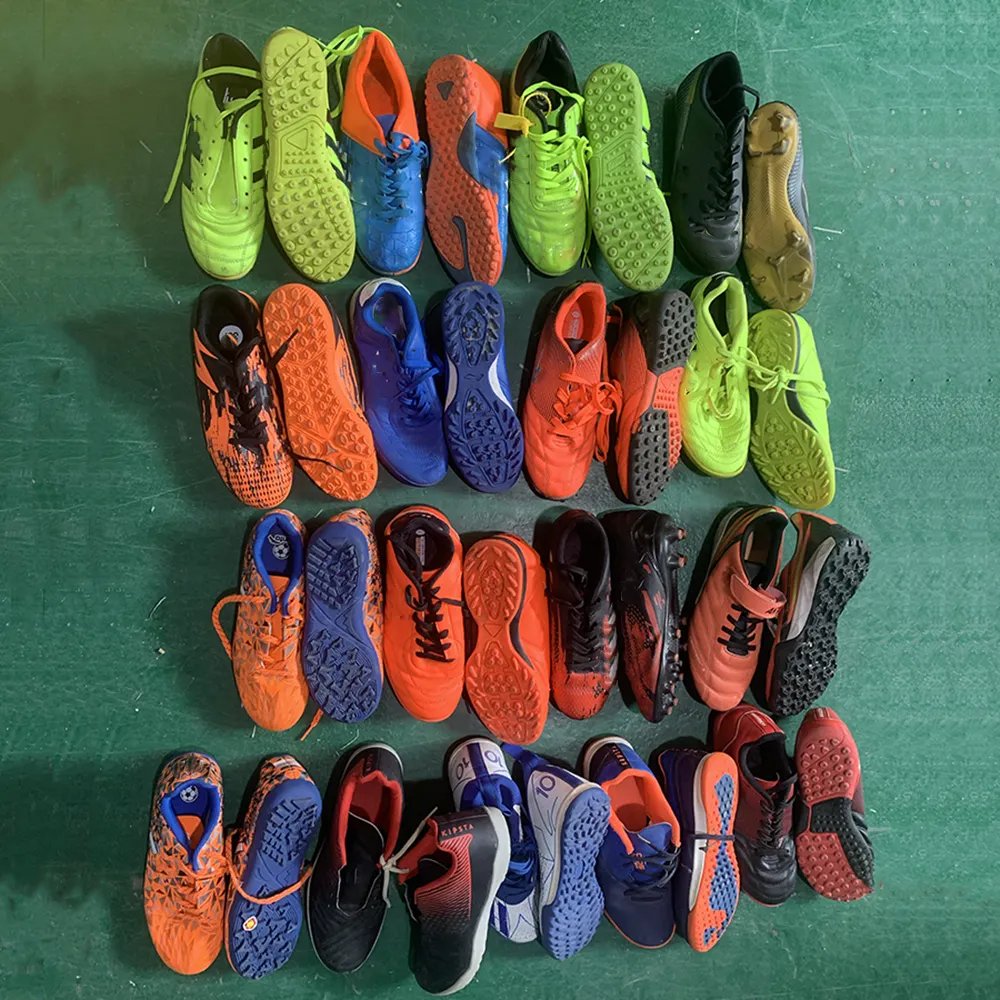 Second Hand Football Soccer Shoes Used Children Shoes for Kids Girls and Boys High Standard Wholesale