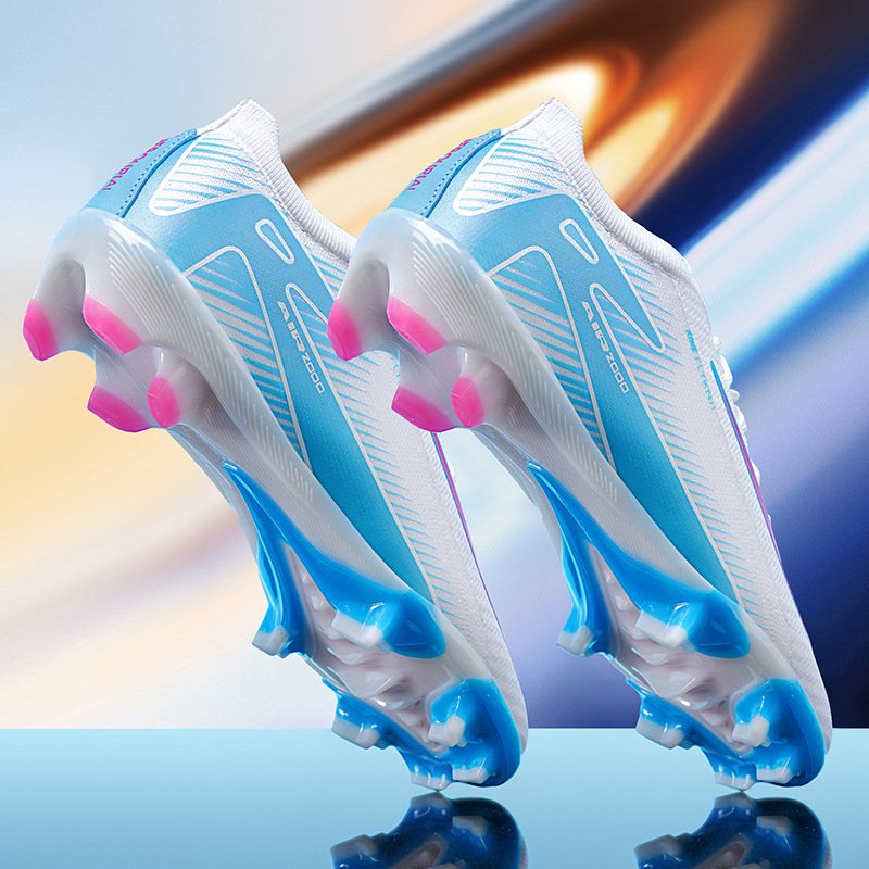 Factory Direct Wholesale Men Outdoor Sport Football Shoes Black Kids Soccer Shoes Low Price Football Shoes Custom