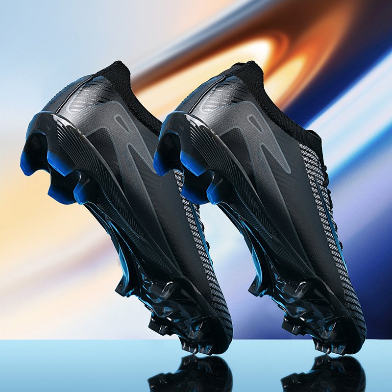 Factory Direct Wholesale Men Outdoor Sport Football Shoes Black Kids Soccer Shoes Low Price Football Shoes Custom