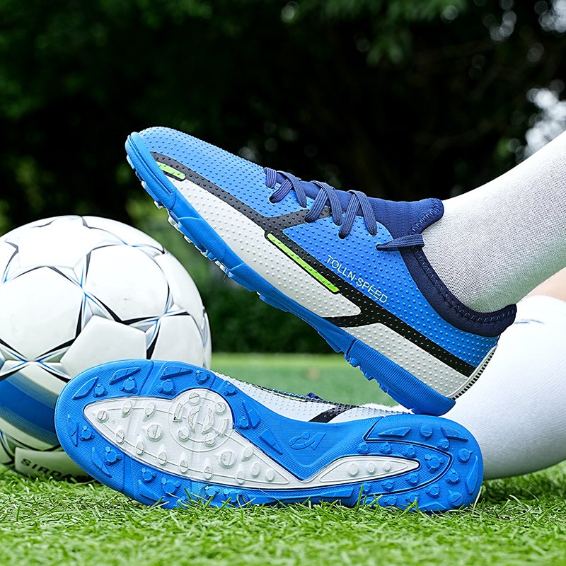 Most Popular Men Football Shoes Winter Original Professional Soccer Shoes Popular Design Football Soccer Boots
