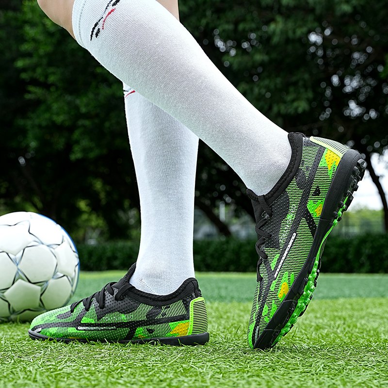 Most Popular Men Football Shoes Winter Original Professional Soccer Shoes Popular Design Football Soccer Boots