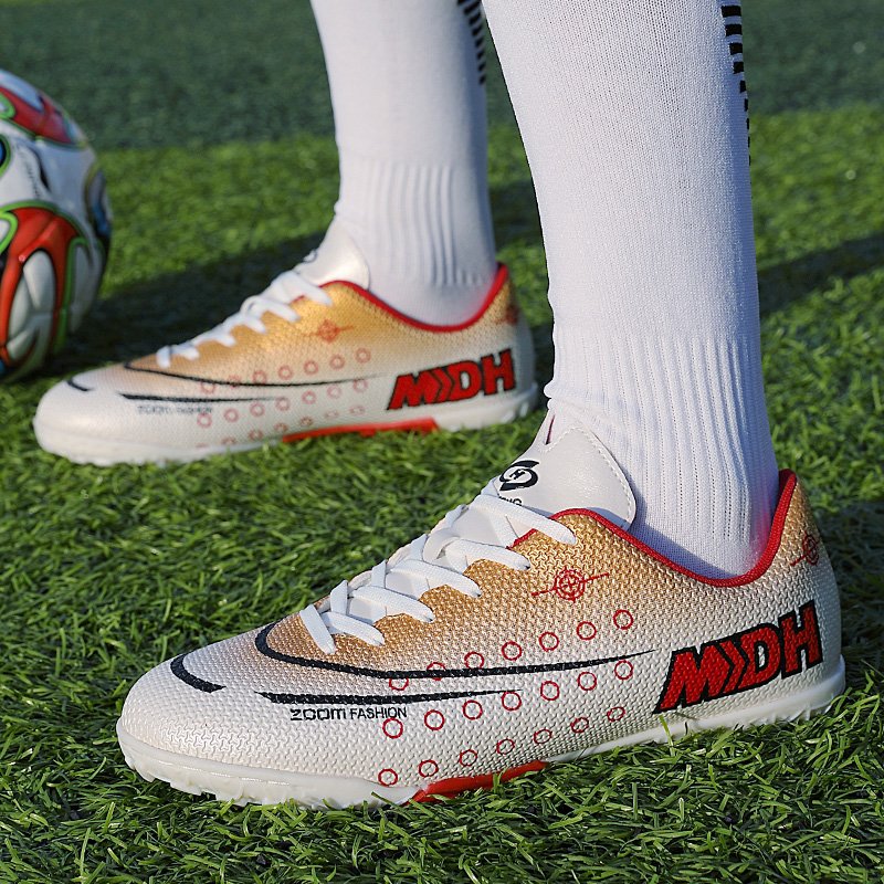 New Released Fashionable style Soccer Shoes for men soccer boots best selling football shoes OEM products