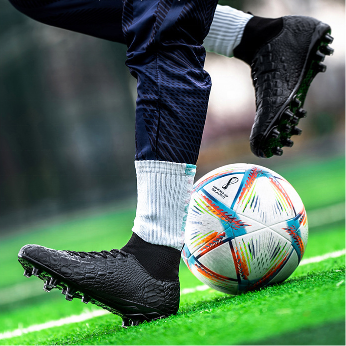 Factory wholesale breathable football shoes Men's Soccer Shoes Professional Men's and Women's Outdoor Soccer Shoes