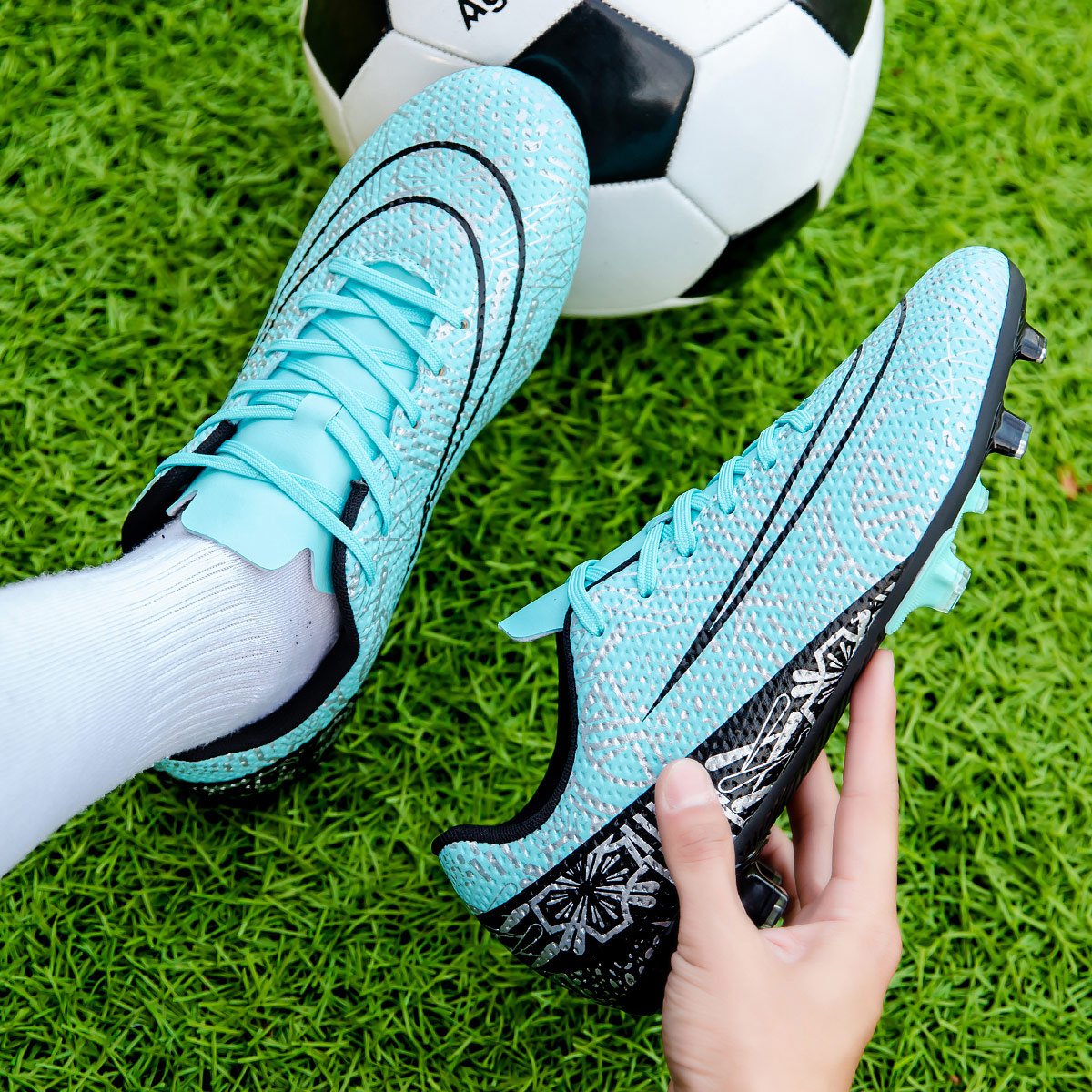 Professional Men's High Top Football Boots Anti-Skid Soccer Cleats for Autumn Rainy Day Training Outdoor New