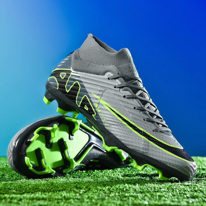The Newest Lightweight High-Performance Soccer Sneakers Expertly Tailored for Men's Professional Football Matches