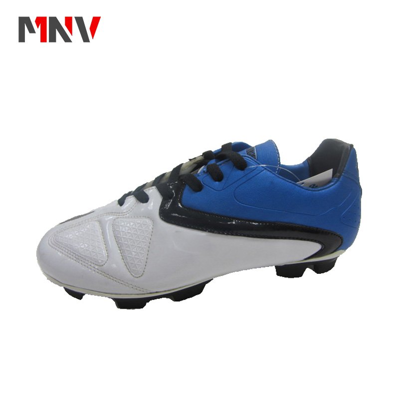 2018 New fashion authentic shoes adult soccer shoe from China