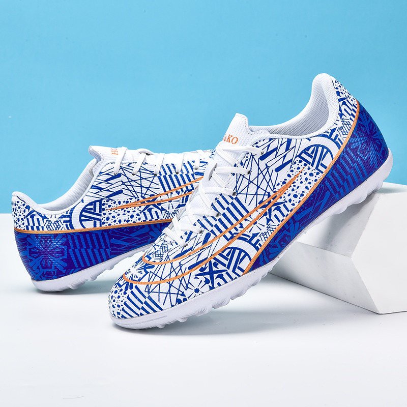 2024 Cheap Men's Indoor Soccer Shoes Comfortable Lace-up Soccer Boots Football Cleats Shoes For Men