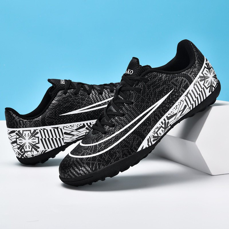 2024 Cheap Men's Indoor Soccer Shoes Comfortable Lace-up Soccer Boots Football Cleats Shoes For Men