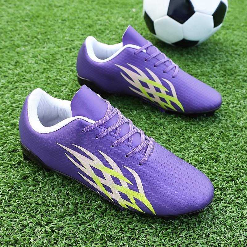 Factory customized OEM professional indoor and outdoor wholesale price men's and women's football shoes